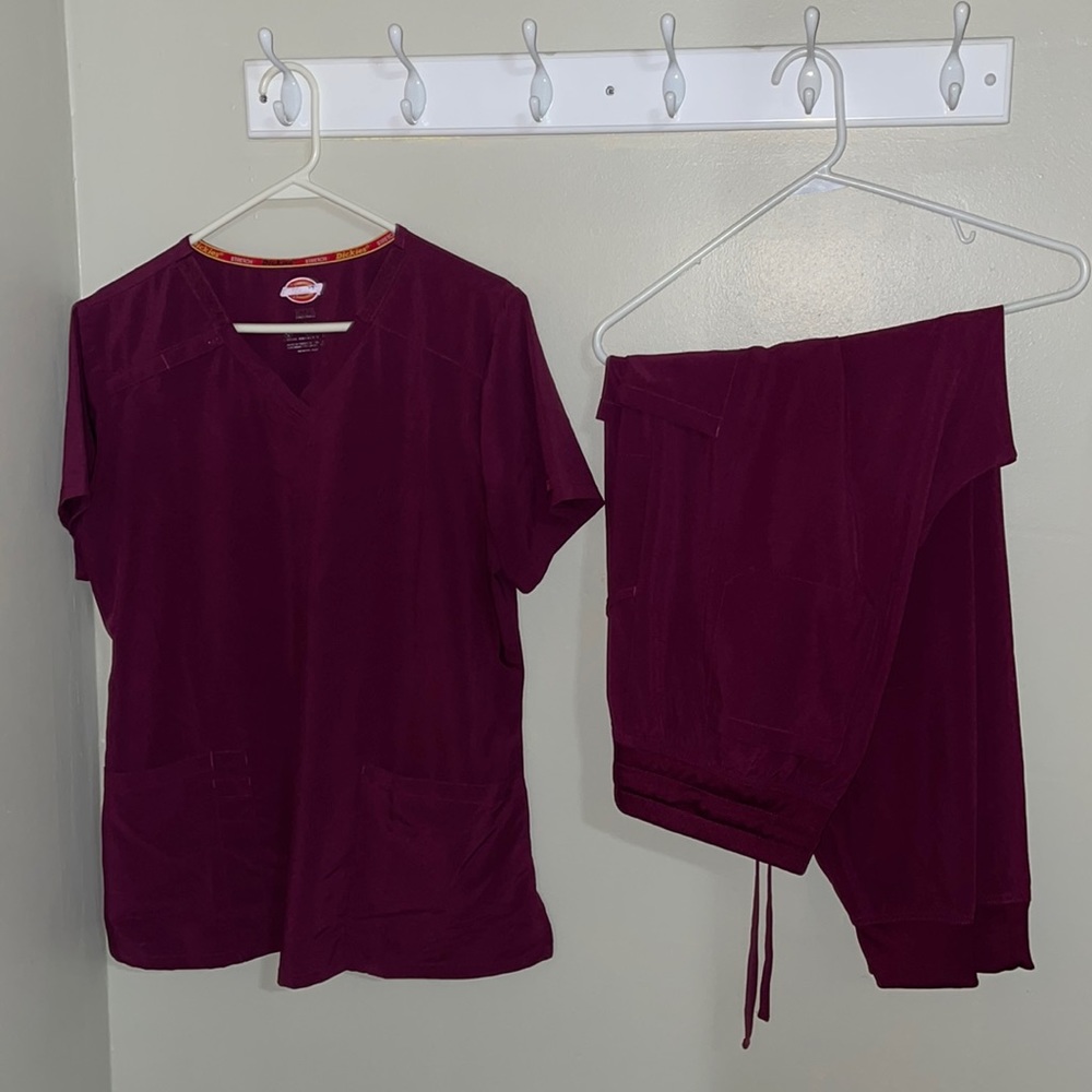 Womens Dickies scrub set